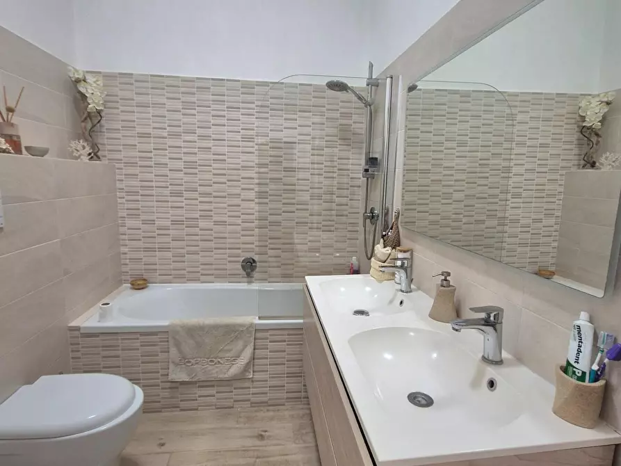 Immagine 4 di Appartamento in vendita  a Campiglia Marittima