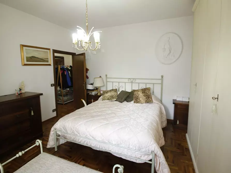 Immagine 9 di Appartamento in vendita  a Colle Di Val D'elsa