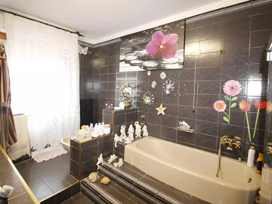 Immagine 19 di Appartamento in vendita  a Colle Di Val D'elsa