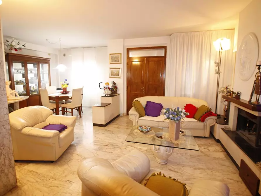 Immagine 4 di Appartamento in vendita  a Colle Di Val D'elsa