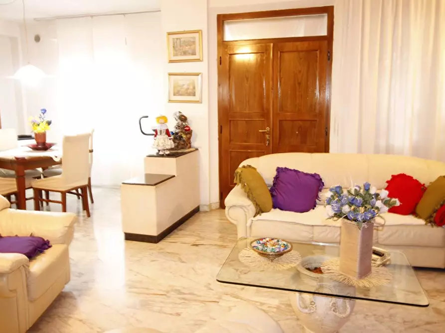 Immagine 3 di Appartamento in vendita  a Colle Di Val D'elsa