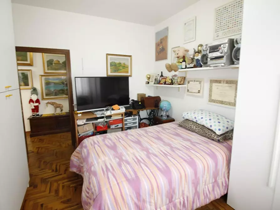 Immagine 6 di Appartamento in vendita  a Colle Di Val D'elsa