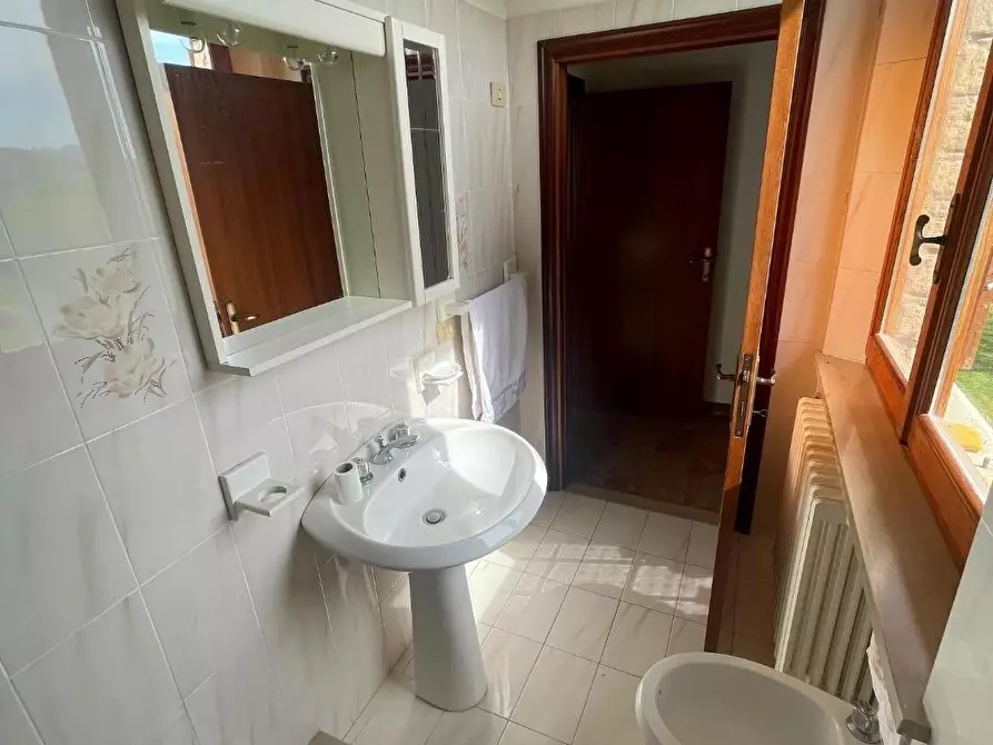 Immagine 11 di Casa indipendente in vendita  a Colle Di Val D'elsa