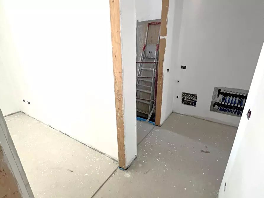 Immagine 10 di Appartamento in vendita  a Cascina