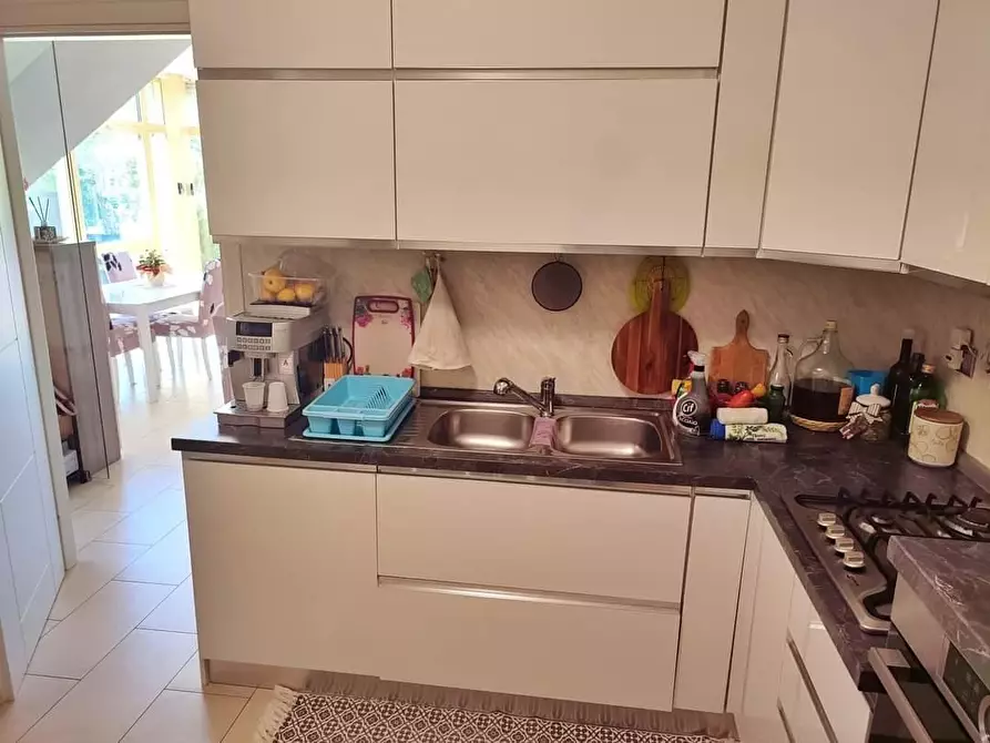 Immagine 16 di Villetta a schiera in vendita  a Massa