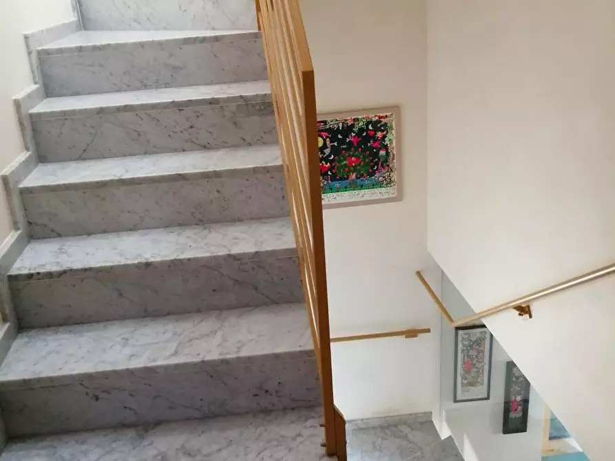 Immagine 11 di Villetta a schiera in vendita  a Massa