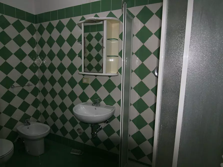 Immagine 10 di Appartamento in vendita  a Carrara