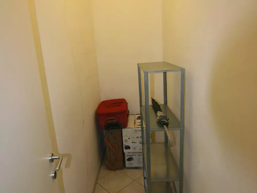 Immagine 2 di Appartamento in vendita  a Carrara