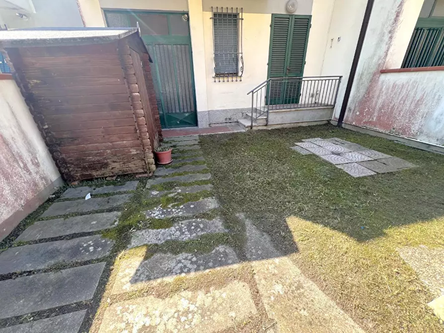 Immagine 18 di Villetta a schiera in vendita  a Cascina