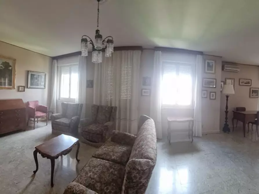 Immagine 2 di Appartamento in vendita  a Livorno