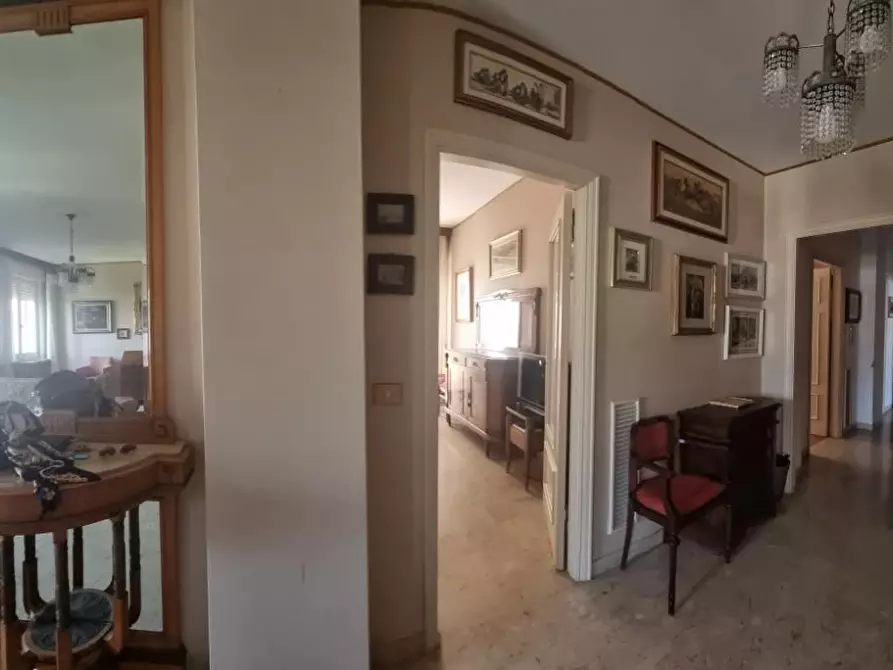 Immagine 8 di Appartamento in vendita  a Livorno