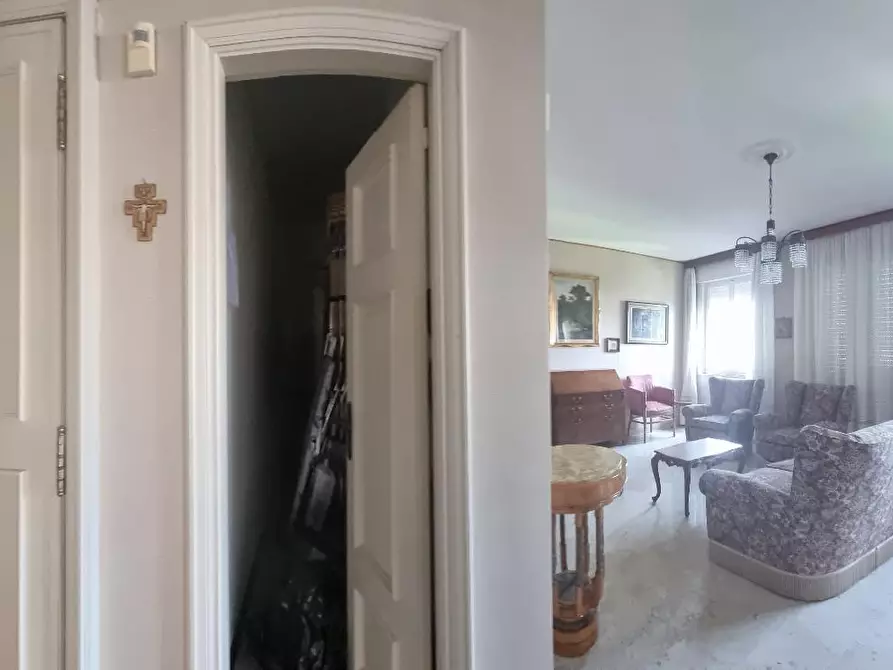 Immagine 32 di Appartamento in vendita  a Livorno