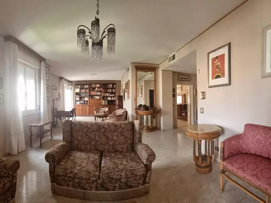 Immagine 6 di Appartamento in vendita  a Livorno