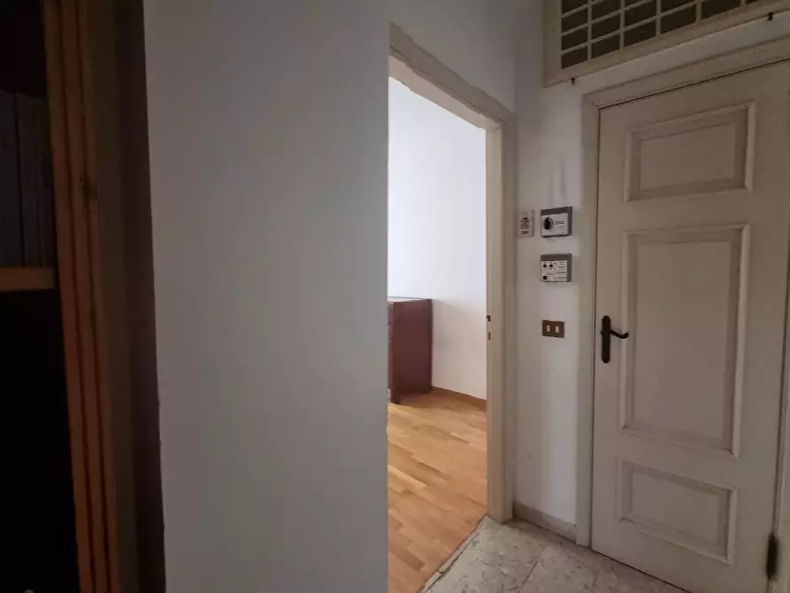 Immagine 28 di Appartamento in vendita  a Livorno