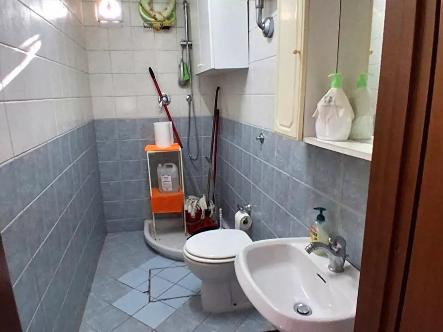 Immagine 21 di Magazzino in vendita  a Lucca