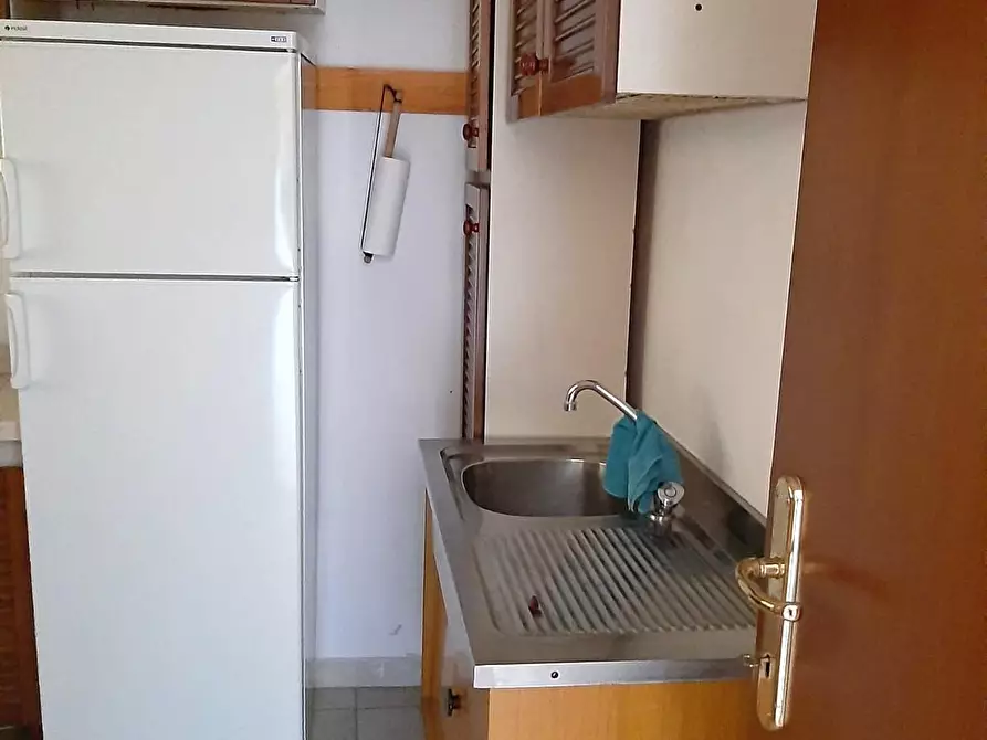 Immagine 12 di Magazzino in vendita  a Lucca