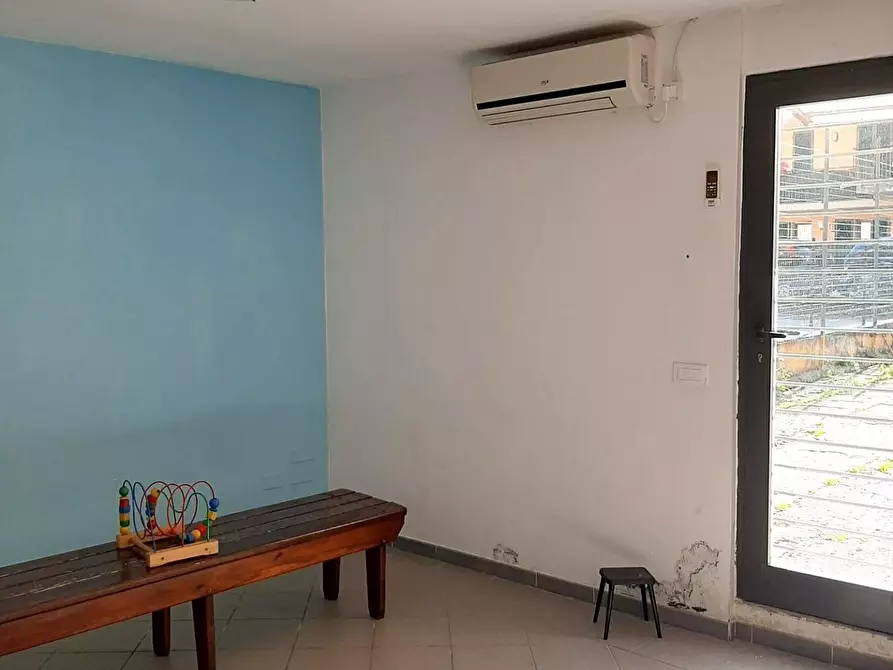 Immagine 15 di Magazzino in vendita  a Lucca