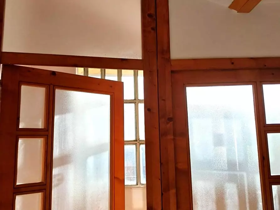 Immagine 6 di Magazzino in vendita  a Lucca