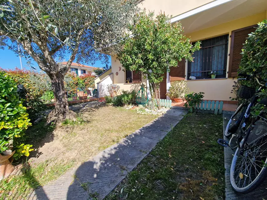 Immagine 38 di Appartamento in vendita  a Ponsacco