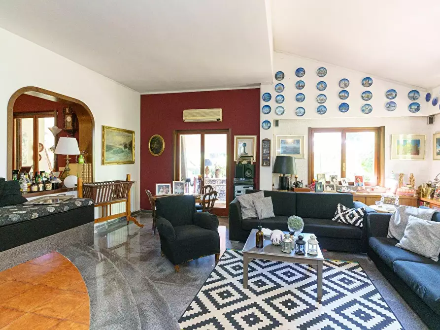 Immagine 10 di Villa in vendita  a Tremestieri Etneo