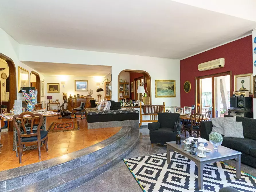 Immagine 11 di Villa in vendita  a Tremestieri Etneo