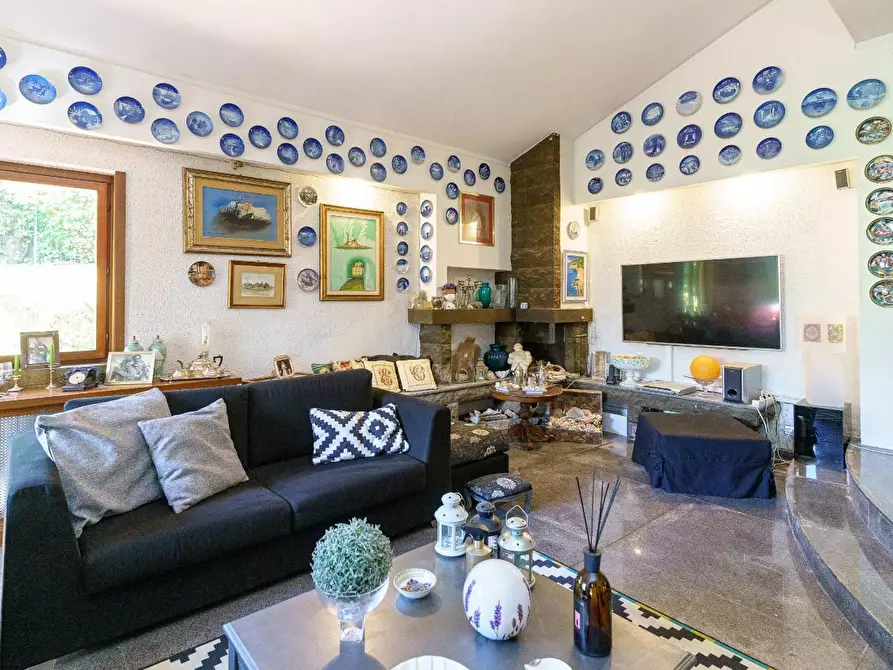 Immagine 13 di Villa in vendita  a Tremestieri Etneo