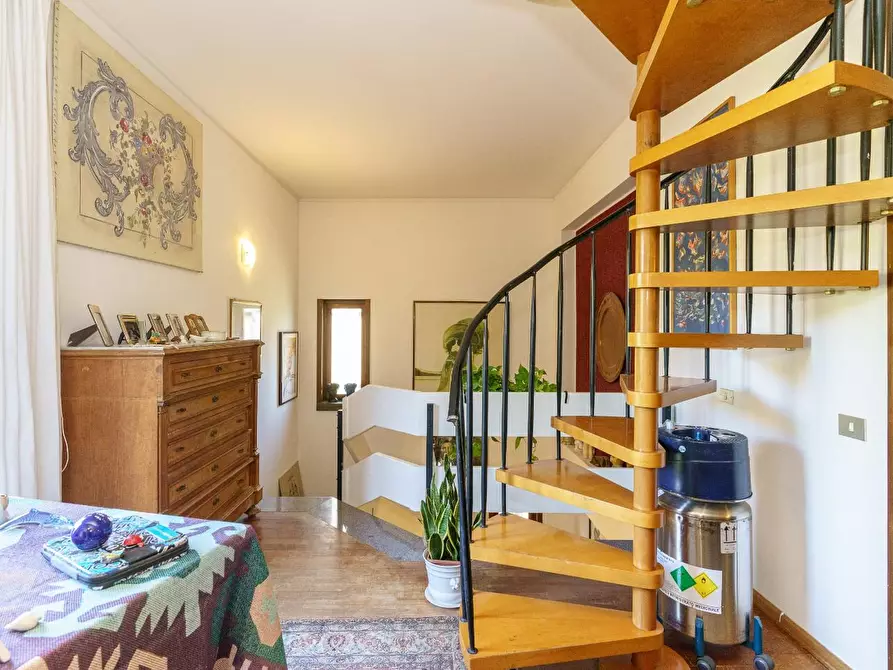 Immagine 43 di Villa in vendita  a Tremestieri Etneo