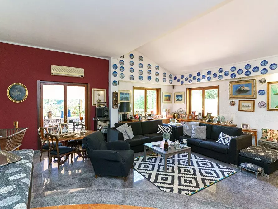 Immagine 2 di Villa in vendita  a Tremestieri Etneo