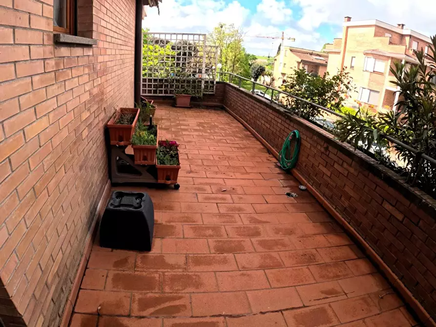 Immagine 5 di Appartamento in vendita  a Siena