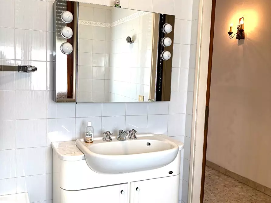 Immagine 31 di Villetta a schiera in vendita  a Empoli