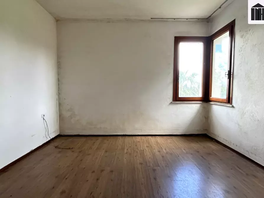 Immagine 17 di Appartamento in vendita  a Santa Croce Sull'arno