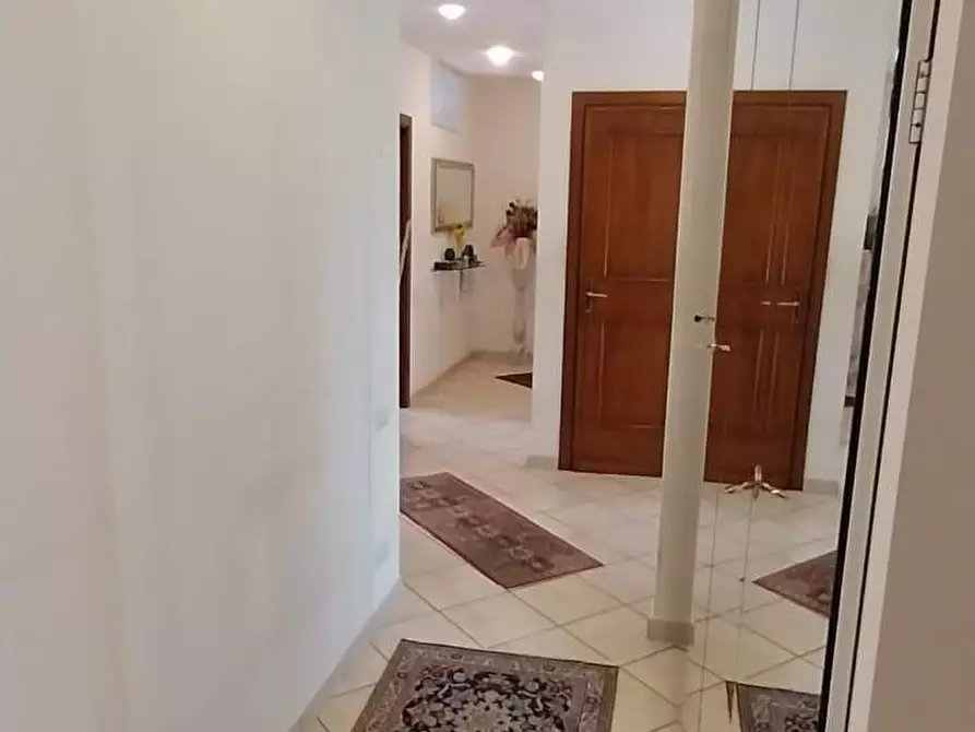 Immagine 9 di Porzione di casa in vendita  a Carrara