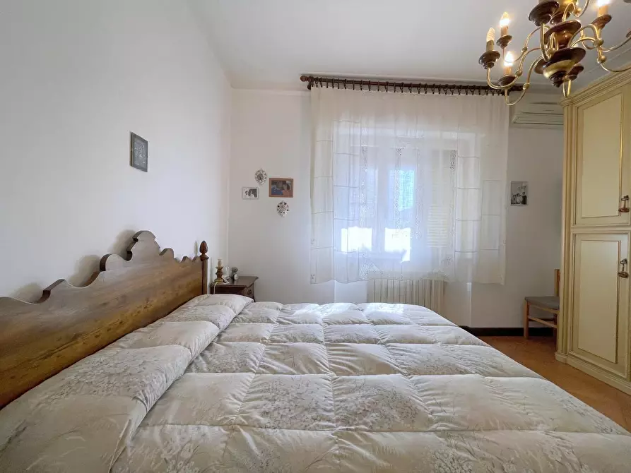 Immagine 37 di Casa indipendente in vendita  a Camaiore