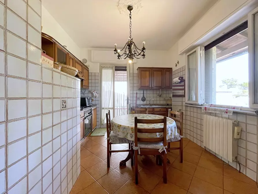 Immagine 14 di Casa indipendente in vendita  a Camaiore