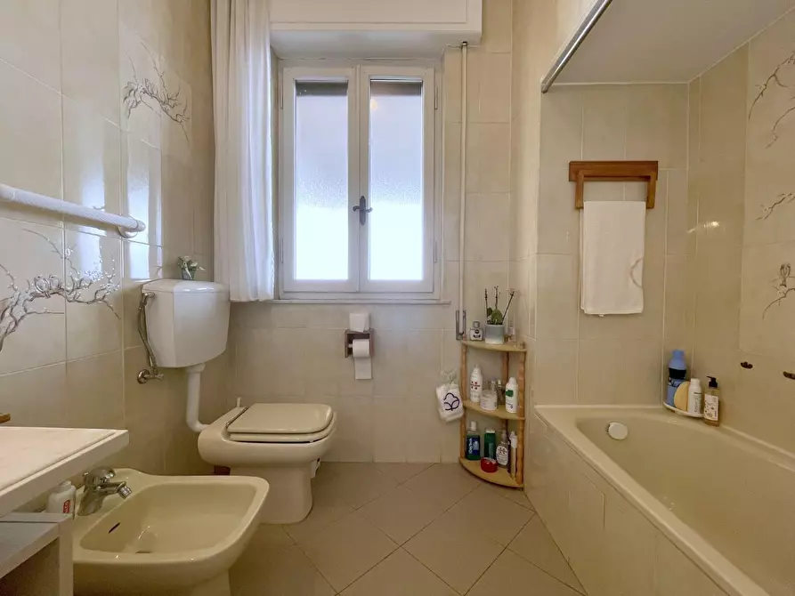 Immagine 28 di Casa indipendente in vendita  a Camaiore