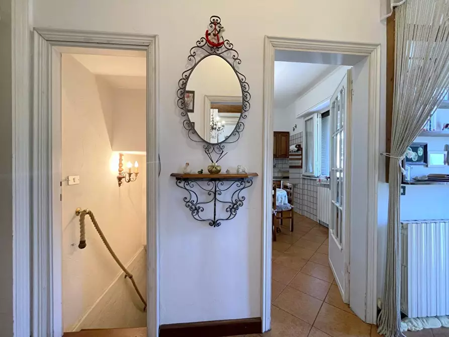 Immagine 13 di Casa indipendente in vendita  a Camaiore