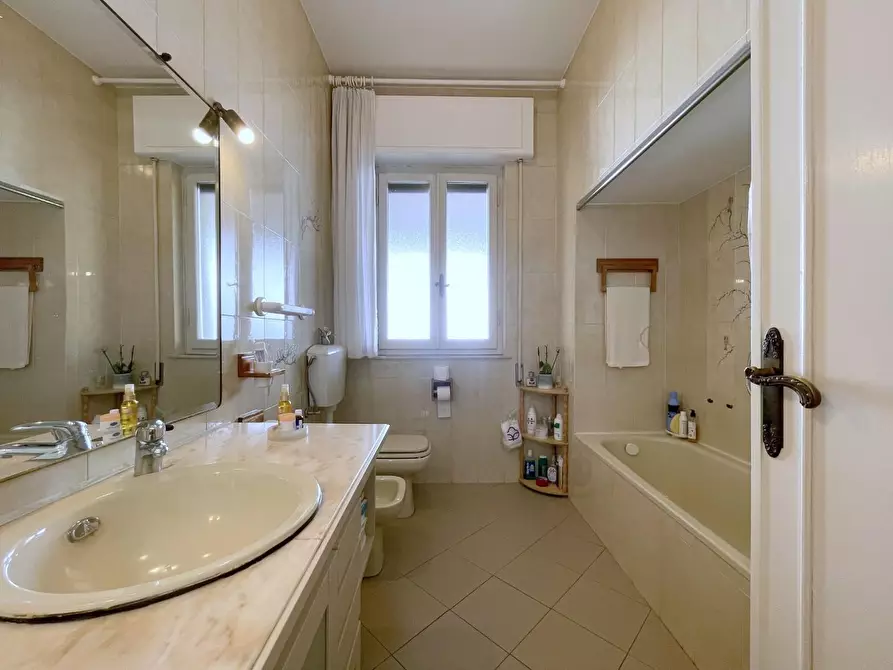 Immagine 27 di Casa indipendente in vendita  a Camaiore