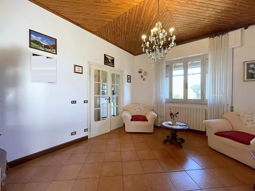 Immagine 8 di Casa indipendente in vendita  a Camaiore