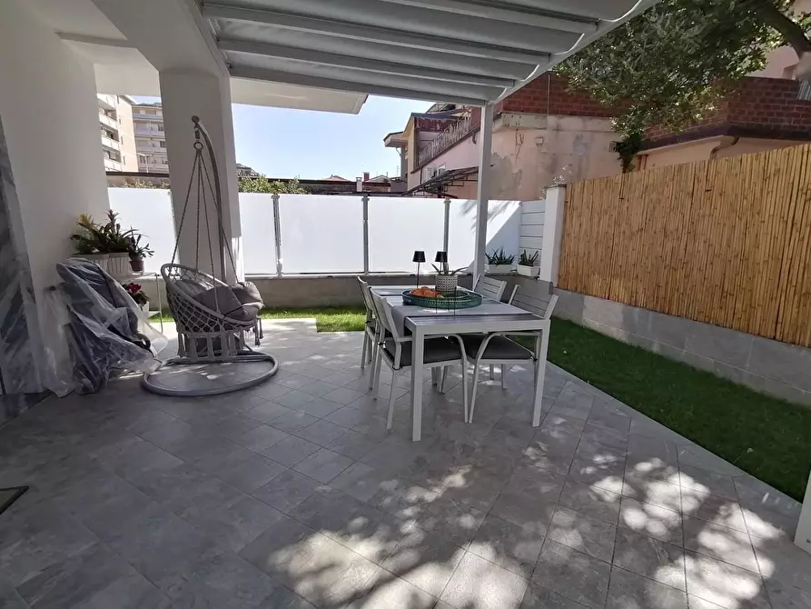 Immagine 12 di Appartamento in vendita  a Carrara