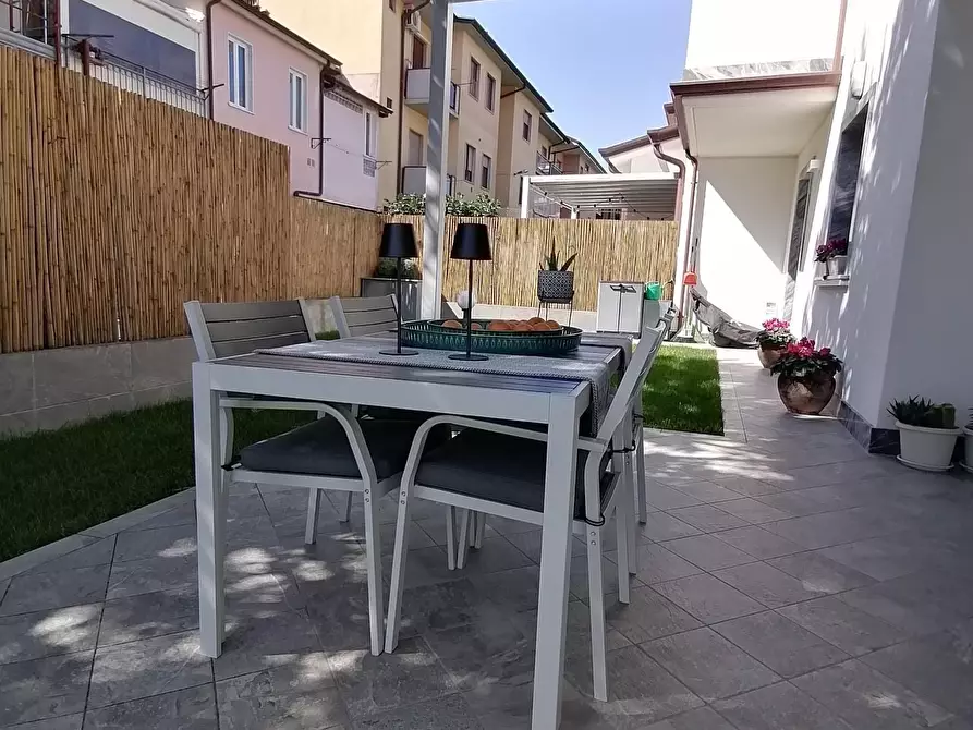 Immagine 13 di Appartamento in vendita  a Carrara