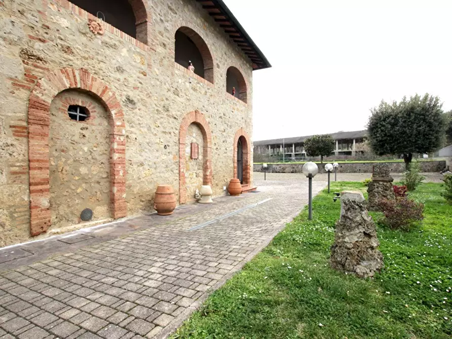 Immagine 52 di Appartamento in vendita  a Poggibonsi
