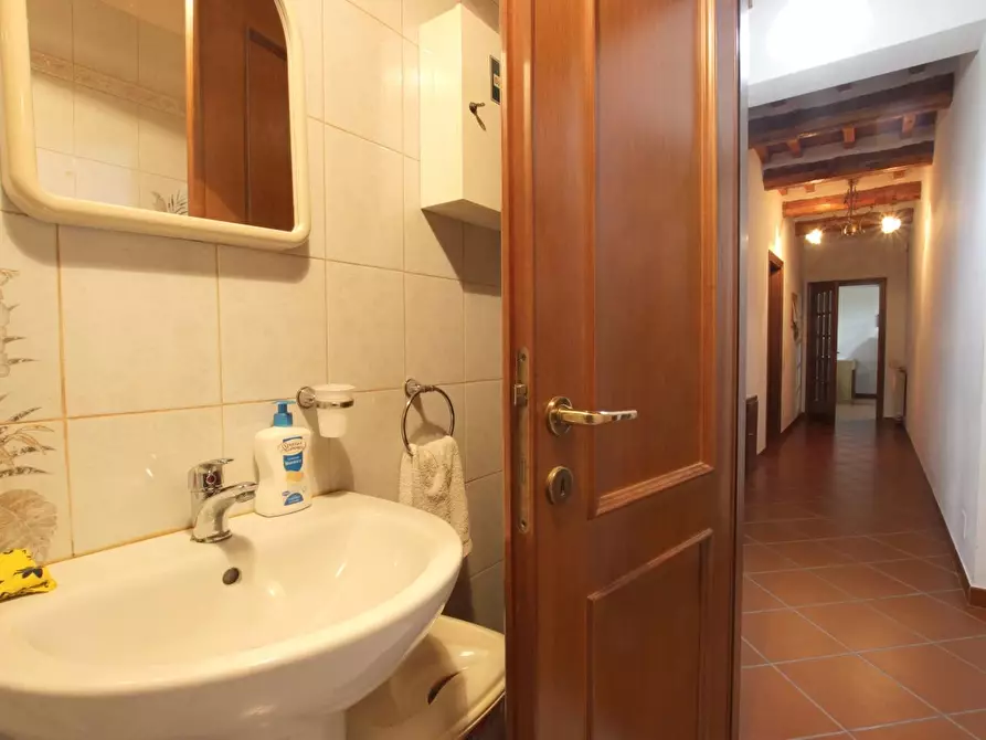 Immagine 18 di Appartamento in vendita  a Poggibonsi