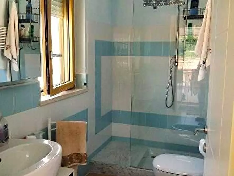 Immagine 21 di Villetta a schiera in vendita  a Massa