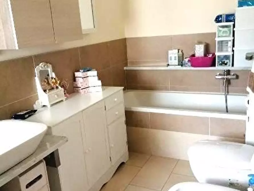 Immagine 23 di Villetta a schiera in vendita  a Massa