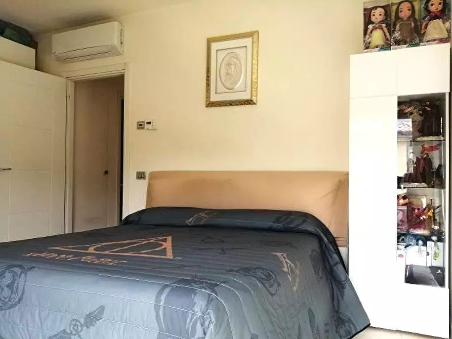 Immagine 15 di Villetta a schiera in vendita  a Massa