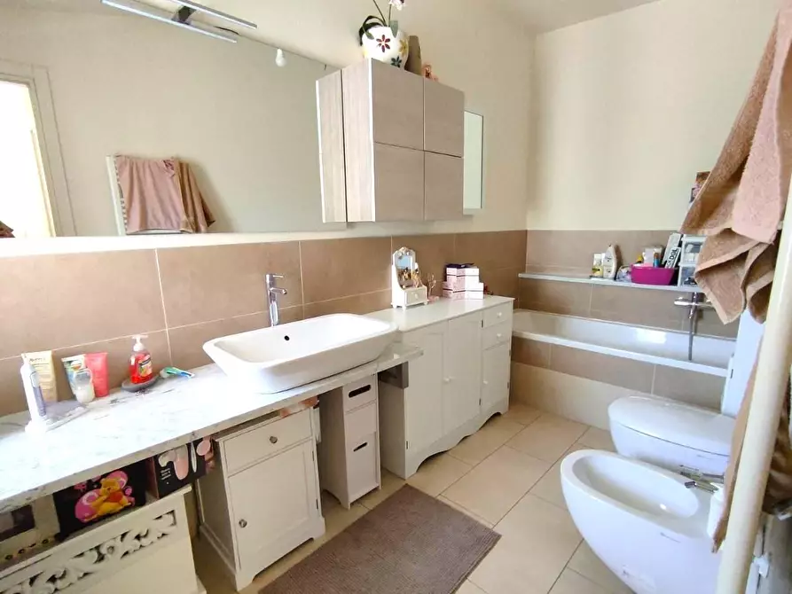 Immagine 26 di Villetta a schiera in vendita  a Massa