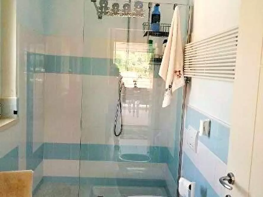 Immagine 20 di Villetta a schiera in vendita  a Massa