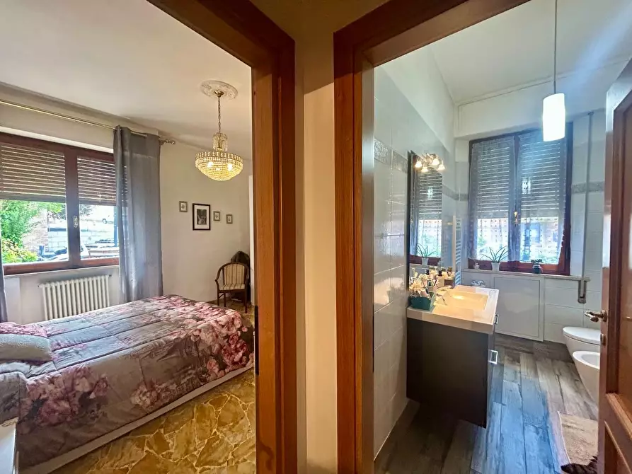 Immagine 14 di Appartamento in vendita  a Siena