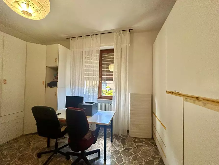 Immagine 11 di Appartamento in vendita  a Siena