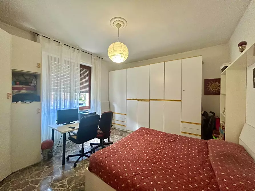 Immagine 10 di Appartamento in vendita  a Siena